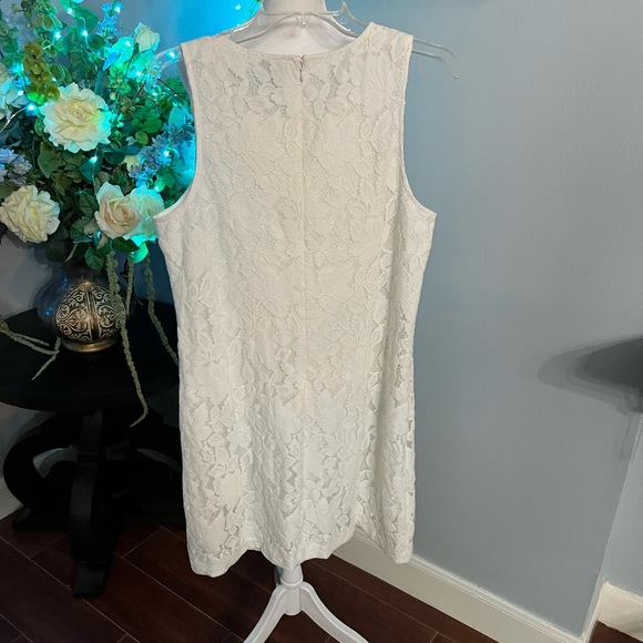 CeCe white dress, size medium. - Picture 2 of 6